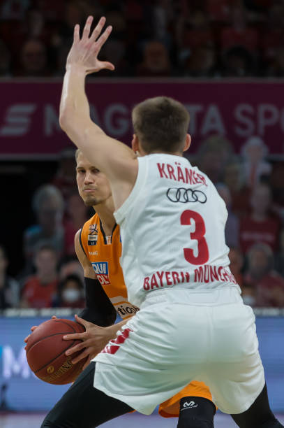 相较之下 相较之下